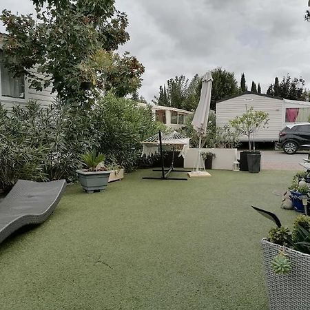 ホテルCamping Le Montourey Azur 78 Fréjus エクステリア 写真