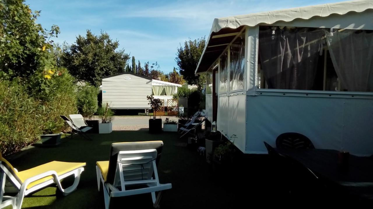 ホテルCamping Le Montourey Azur 78 Fréjus エクステリア 写真