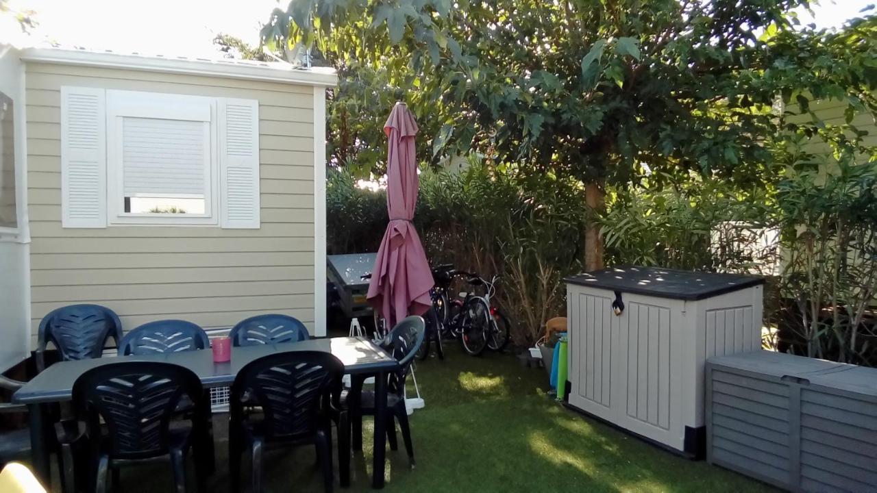 ホテルCamping Le Montourey Azur 78 Fréjus エクステリア 写真